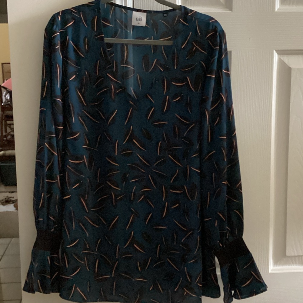 CAbi Women's Navy and Orange Patterned Blouse